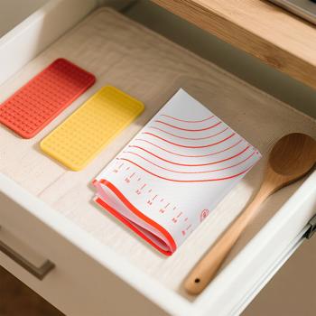 Preview: Set da 2 tappetini da forno in silicone con indicazioni di misura e sagome, antiaderenti 60 x 40 cm – tappetino per impasto e base da forno versatili per professionisti della panificazione