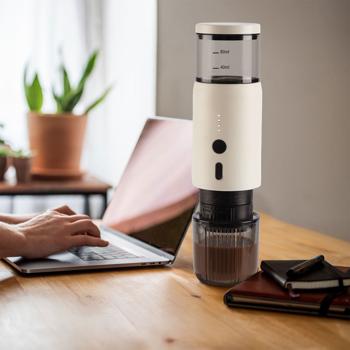 Preview: Machine à espresso portable pour capsule & poudre, 15 bar, blanche : un espresso parfait en déplacement, pour les voyages, le camping & le bureau