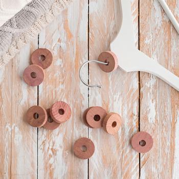 Preview: Kit en bois de cèdre composé de 20 blocs de cèdre et de 30 anneaux en bois de cèdre : Protection naturelle contre les mites pour la garde-robe, la cuisine et les placards