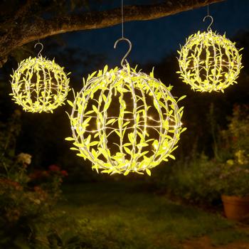Preview: Solar Leuchtkugel im Blätterdesign - Ø20cm Gartenkugel mit 72 warmweissen LEDs - IP44 Aussenleuchte inkl. Erdspiess, S-Haken und Solarpanel