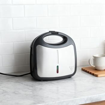 Preview: Sandwichmaker für 2 Sandwiches mit 850 Watt Leistung, Antihaftbeschichtung, Cool-Touch-Griff,  Sandwich-Toaster für die schnelle Küche