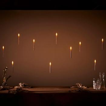 Preview: Schwebende LED Kerzen (10er Set) mit Zauberstab-Fernbedienung – Magische Hänge-Deko für Mottoparty, Halloween, Weihnachten – Warmweiss Flackernd