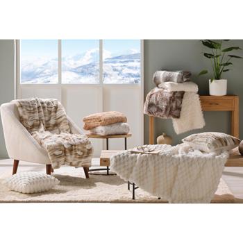 Preview: Couverture de canapé douillette aspect fourrure luxueux, 180 x 220 cm, couleur sable - idéale pour des moments cosy sur le canapé ou comme couvre-lit