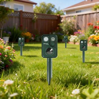 Set da 4 dispositivi scaccia animali a ultrasuoni con sensore PIR e luce LED lampeggiante - 13,5-45,5 kHz, affidabile dissuasore solare contro martore, cani, gatti e uccelli