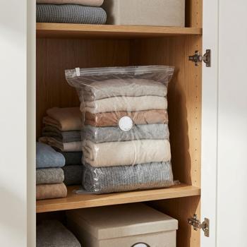 Preview: Confezione da 2 set premium di sacchetti sottovuoto, 15 pezzi ciascuno in 5 misure per abiti e biancheria da letto – salva-spazio riutilizzabili per viaggio e armadio – trasparenti