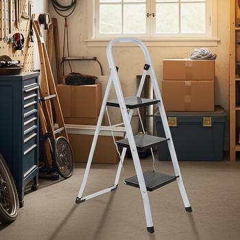 Preview: Klappbare Trittleiter, mit drei Stufen, bis 125 kg: stabile Küchentreppe, platzsparend für müheloses Arbeiten im Haushalt