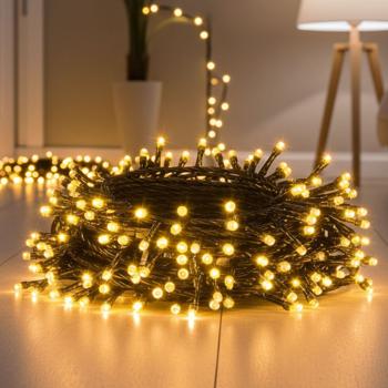 LED Lichterkette 576 LEDs - Warmweiss für Innen & Aussen mit IP44 Spritzschutz - 7 Lichtmuster, 4.2m Länge, 6h-Timer - Weihnachtsdeko