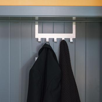 Preview: Robusto appendiabiti da porta in acciaio inox con 5 ganci per cappotti, per riporre giacche, cappotti, asciugamani e molto altro.
