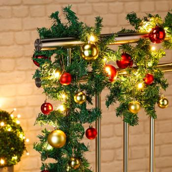 Preview: Guirlande de sapins artificiels avec guirlande lumineuse LED et boules, 500 cm