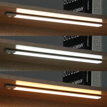 Preview: Réglette LED sans fil 40cm - Capteur de mouvement & 3 températures de couleur - 120 LED - USB-C - Armoire, Cuisine, Couloir