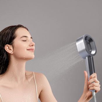 Preview: Soffione doccia 3-in-1 di alta qualità con spazzola, spugna e funzione di risparmio idrico - 2 x filtri acqua premium - doccia wellness per la tua esperienza spa