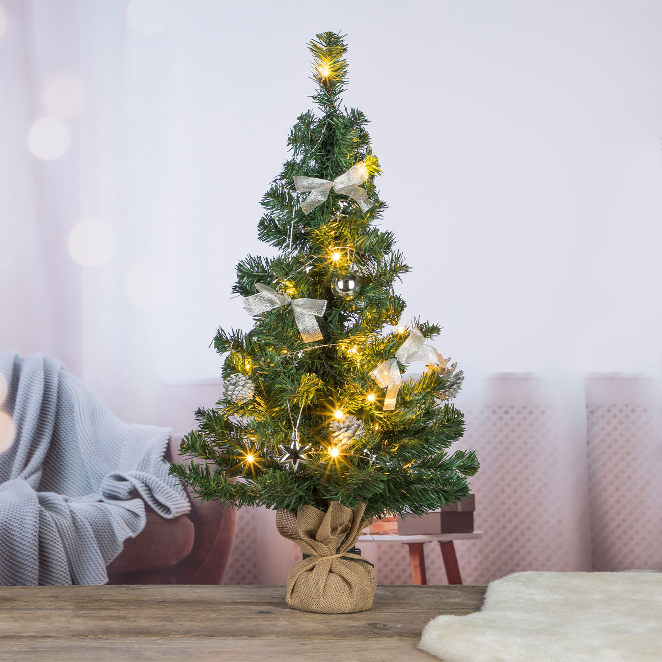 Künstlicher Weihnachtsbaum mit LED Beleuchtung, geschmückt, H 75 cm