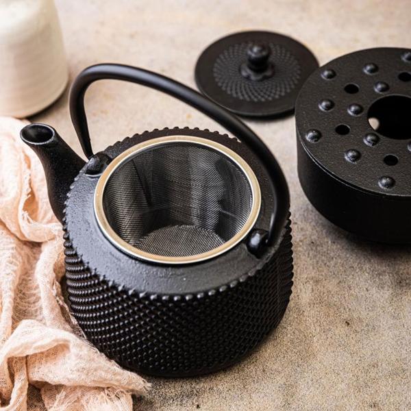 Elegante Teekanne mit Rechaud aus Gusseisen, schwarz: für langanhaltende Wärme & stilvollen Teegenuss