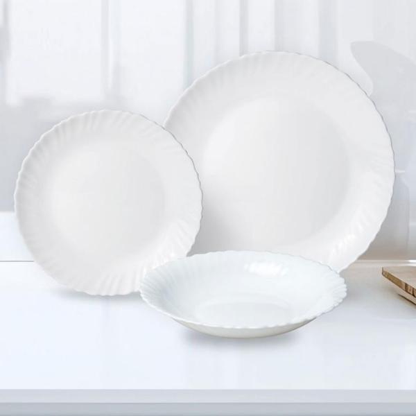 Edles 18-teiliges Geschirr-Set aus Glas, weiss, wellenförmiger Rand: Hochwertig, stilvoll und zeitlos