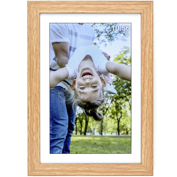 Digitaler Bilderrahmen in edlem Rahmen in heller Holzoptik mit App-Steuerung & weltweitem Bild-Upload, 10,1‘‘, für lebendige Erinnerungen