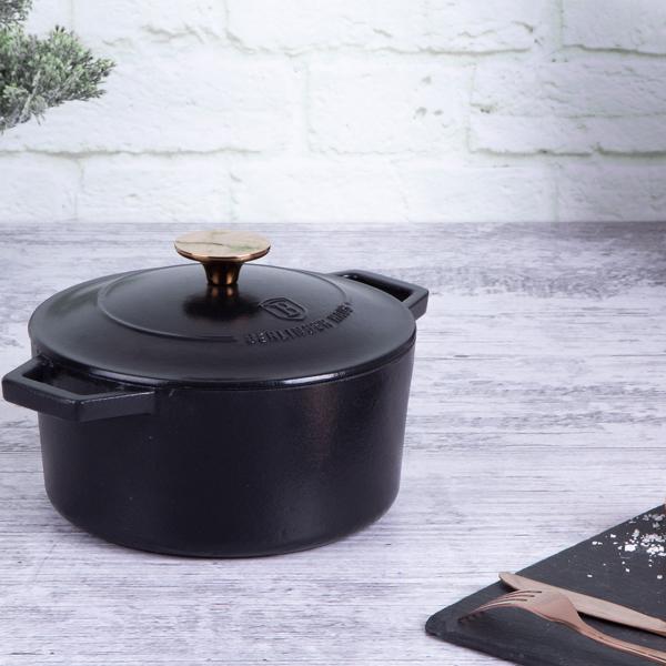Cocotte en fonte haute qualité avec couvercle - Braiser, rôtir, cuire au four - 2,75 L - Noir-rosé-or - Compatible tous feux induction