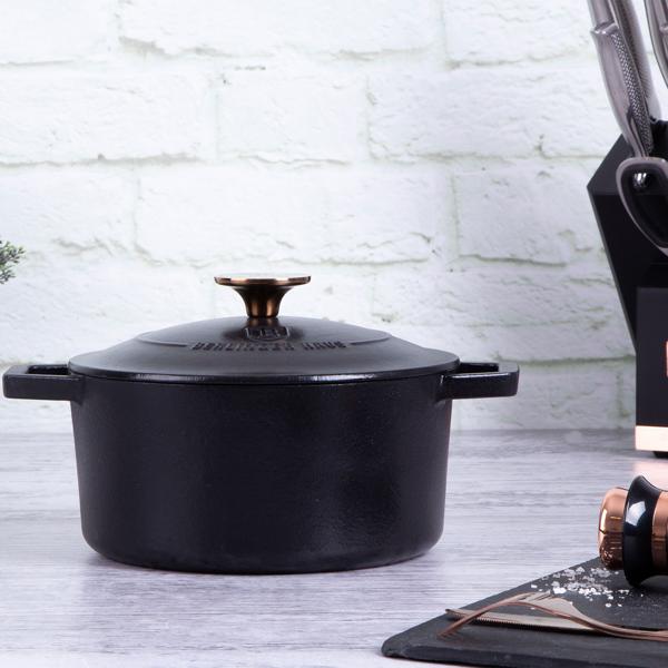 Cocotte en fonte haute qualité avec couvercle - Braiser, rôtir, cuire au four - 2,75 L - Noir-rosé-or - Compatible tous feux induction