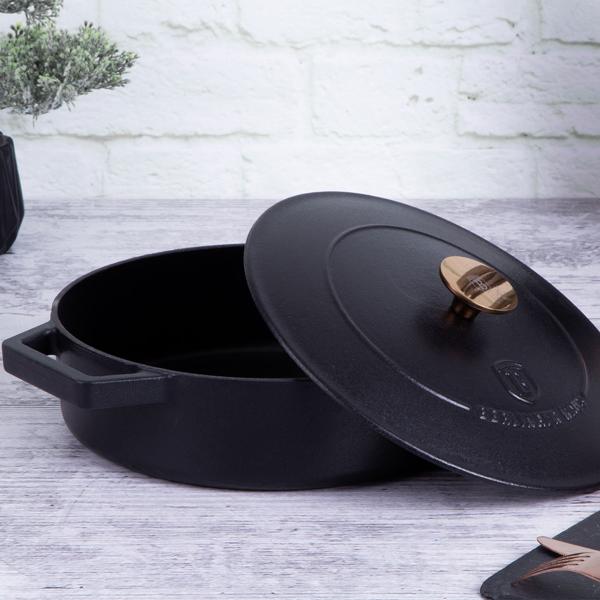 Hochwertiger Gusseisenbräter mit Deckel, 2,57 Liter, schwarz-roségold - Für perfektes Schmoren & Braten - Robust & langlebig kochen