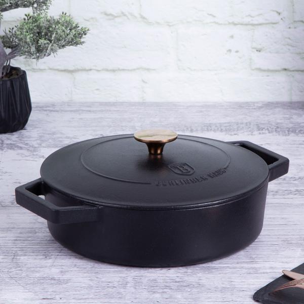 Hochwertiger Gusseisenbräter mit Deckel, 2,57 Liter, schwarz-roségold - Für perfektes Schmoren & Braten - Robust & langlebig kochen