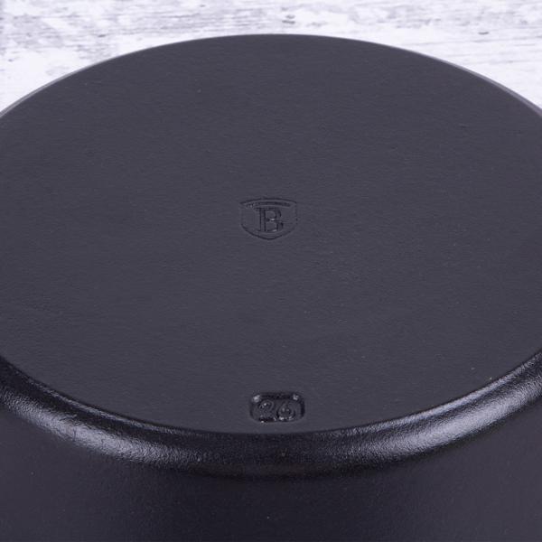 Hochwertiger Gusseisenbräter mit Deckel, 2,57 Liter, schwarz-roségold - Für perfektes Schmoren & Braten - Robust & langlebig kochen