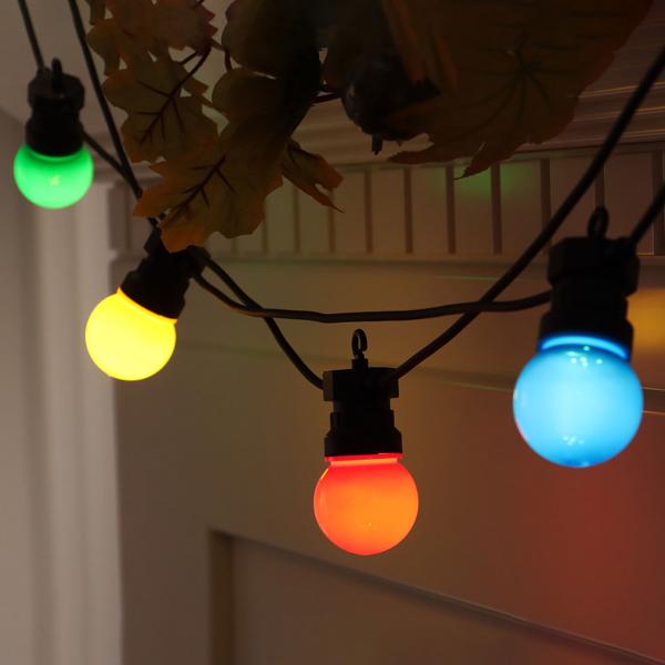 Stimmungsvolle 4-farbige LED-Lichterkette mit 10 Glühbirnen, ca. 2,7 m, IP44: Farbenfrohe Lichtergirlande - Ideal für Garten, Balkon & Party