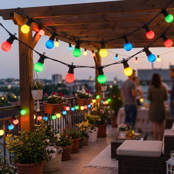 lot de 2 guirlandes lumineuses LED d‘ambiance 4 couleurs avec 10 ampoules, env. 2,7 m, IP44 : guirlande lumineuse colorée - idéale pour le jardin, le balcon et les fêtes
