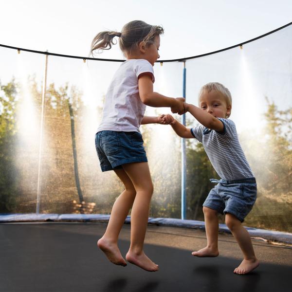 Wasser-Zerstäuber-Set mit 10-Meter-Schlauch und 10 Metalldüsen, Klicksystem: Ein Terrassen-Kühler für sofortige Erfrischung & einfache Gartenbewässerung