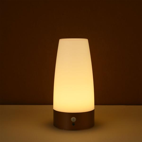 Elegante LED-Tischlampe mit Bewegungsmelder – Kabellose Flurleuchte mit warmweissem Licht – Ideal als Nachtlicht im Schlafzimmer
