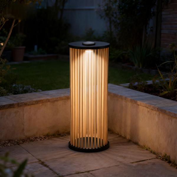 Stilvolle Solar-Laterne aus Bambus 60cm – Warmweisse LED Gartenleuchte, die perfekte wetterfeste Aussen-Deko für Ihre Terrasse & Garten