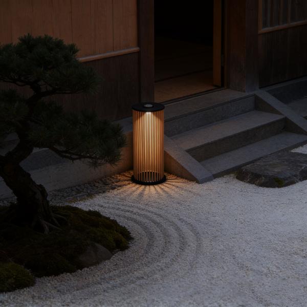 Stilvolle Solar-Laterne aus Bambus 60cm – Warmweisse LED Gartenleuchte, die perfekte wetterfeste Aussen-Deko für Ihre Terrasse & Garten