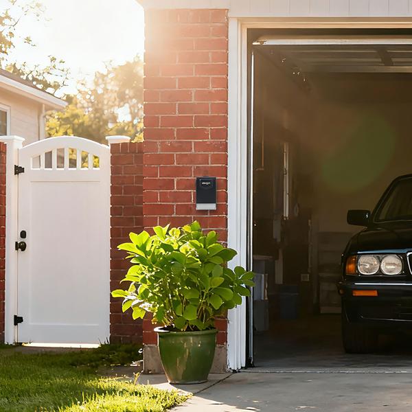 Cassetta di sicurezza per chiavi con codice illuminato a 4 cifre - nascondiglio extra sicuro per chiavi per montaggio a parete; resistente alle intemperie grazie alla copertura protettiva