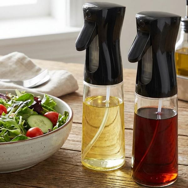 Set di 2 spruzzatori per olio premium & nebulizzatori per aceto in vetro da 200 ml ciascuno – Ideali per friggitrice ad aria calda, insalate & grigliate – Elegante flacone spray 6x20 cm per una cucina sana ogni giorno