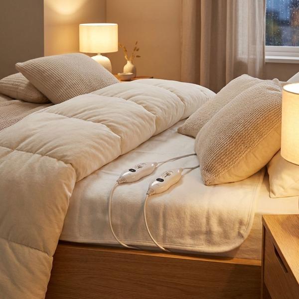 Hochwertiges Wärmeunterbett für 2 (160x140cm): Elektrische Heizdecke mit 2 Fernbedienungen. Beheizbare Unterdecke in Creme für wohlige Wärme