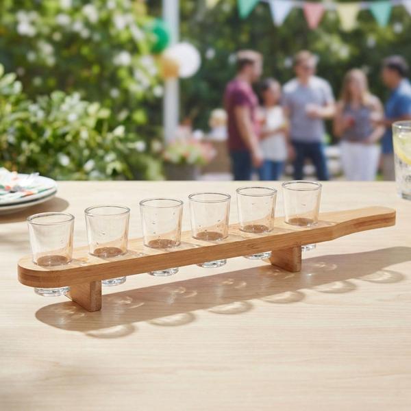 Planche à schnaps en bambou pour 6 verres à schnaps – robuste & durable – 40 ml par verre – plateau de service avec poignée – parfaite pour fête, bar, anniversaire – 45x6x6 cm
