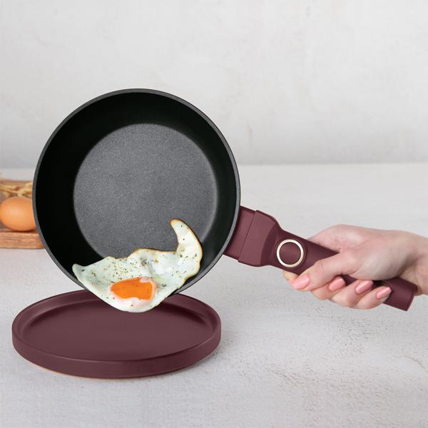 Design Kochset inkl. Untersetzer, Aluminium, 10-teilig, Titan Antihaftbeschichtung, bordeaux, für alle Herdarten geeignet