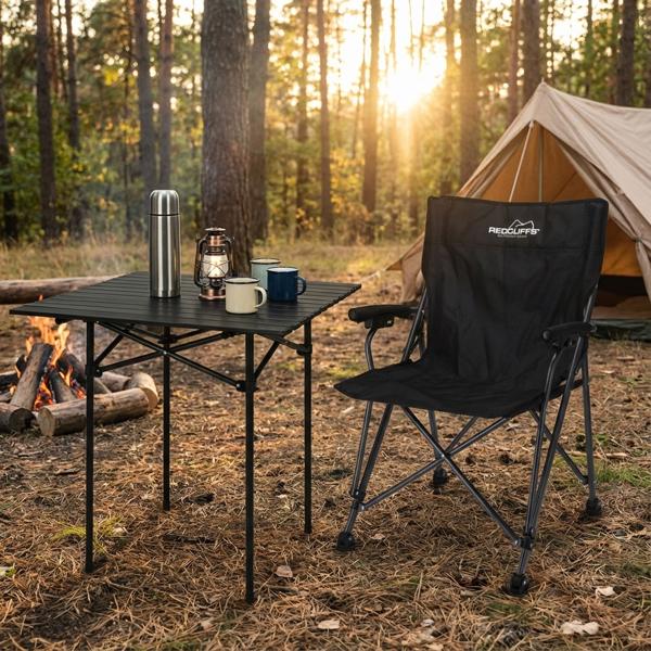 Camping-Set - kompakter Campingtisch rollbarer Tischplatte, schwarz, 70x70x69cm - Campingstuhl klappbar, belastbar 110kg, inkl. Tasche