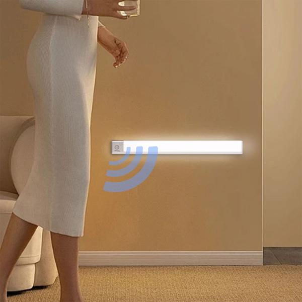 4er-Set Flache Akku LED-Lichtleiste, 40cm mit Bewegungssensor, 120 LEDs: Kabellos, hell & energiesparend – Perfekt für Schrank, Flur & Küche