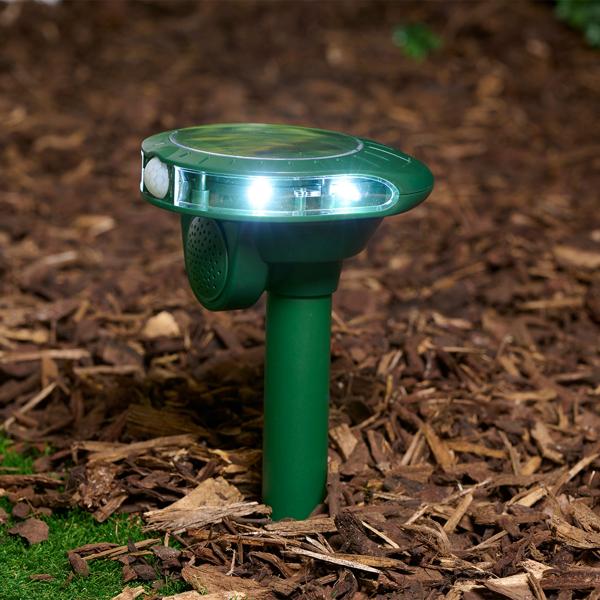 Effektiver Universal Ultraschall Solar Tiervertreiber (40m²) mit Blitzlicht: Vertreibt Hunde, Katzen & Wildtiere, schützt Ihren Garten effektiv